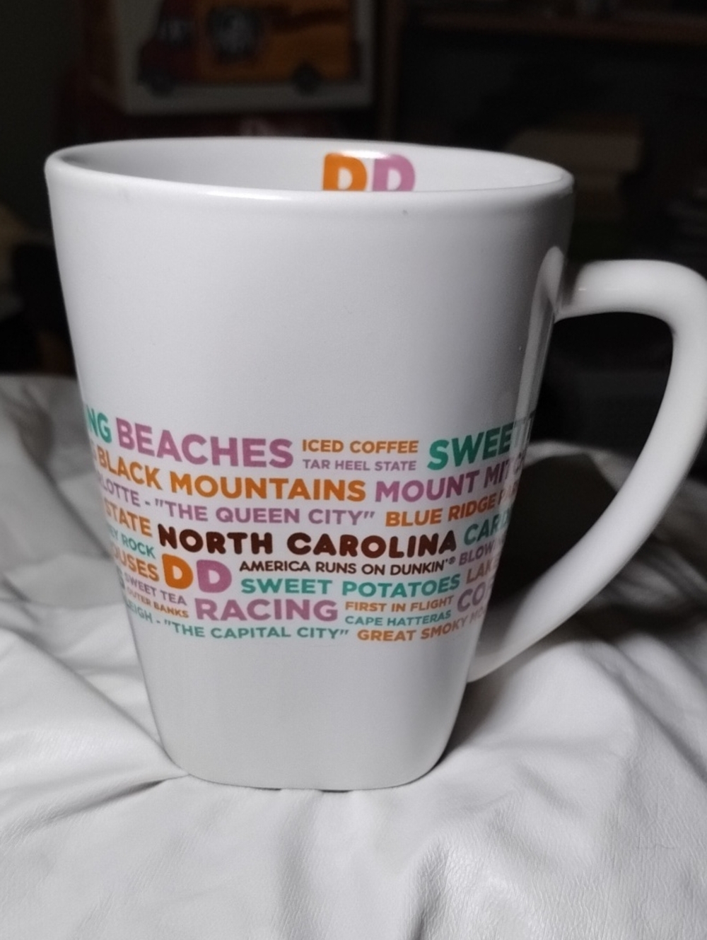 Dunkin' Donuts North Carolina mug 2016 Souvenir 12 Ounces